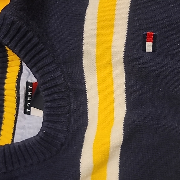 2 TOMMY HILFIGER BOYS SWEATER BUNDLE LOT - Picture 3 of 3